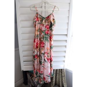 Cute midi floral dress!